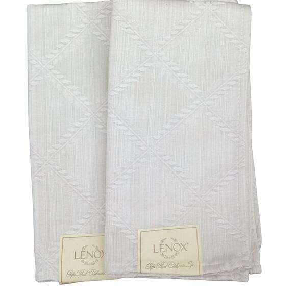 Lenox Laurel Leaf Dinner Napkins  Pair Silver Platinum Color 18"x 18" - Picture 4 of 14